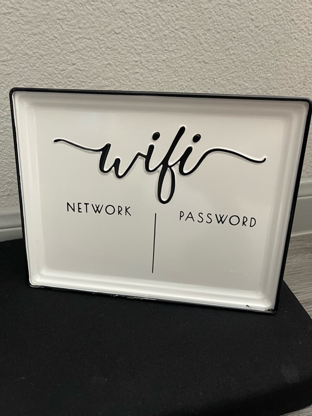 WiFi Password Sign Frame – Plastic Minimal Decor